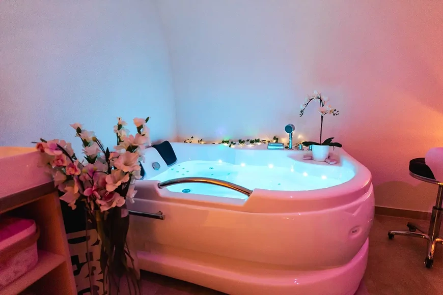 Páros wellnes élmény wellis kádakban